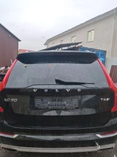 Дверь багажника