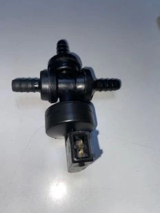 Клапан управления вакуумного насоса