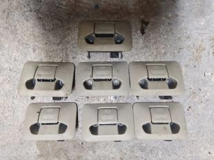 Кнопка стояночного тормоза