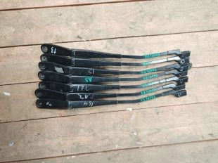 Поводок стеклоочистителя