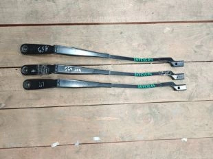 Поводок стеклоочистителя