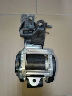 Ремень безопасности