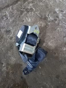 Ремень безопасности