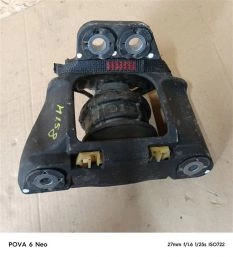 Подушка двигателя