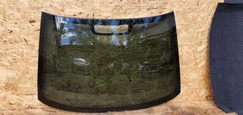 Стекло заднее