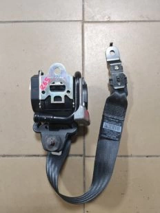 Ремень безопасности